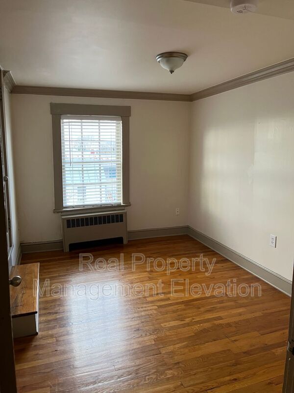 Building Photo - 523 S Cameron St