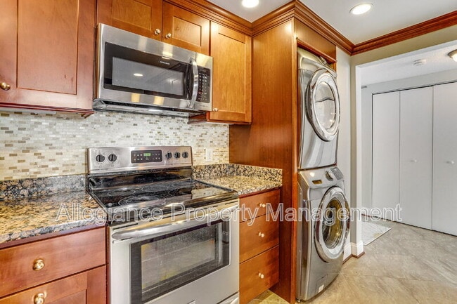 Building Photo - 6301 Stevenson Ave