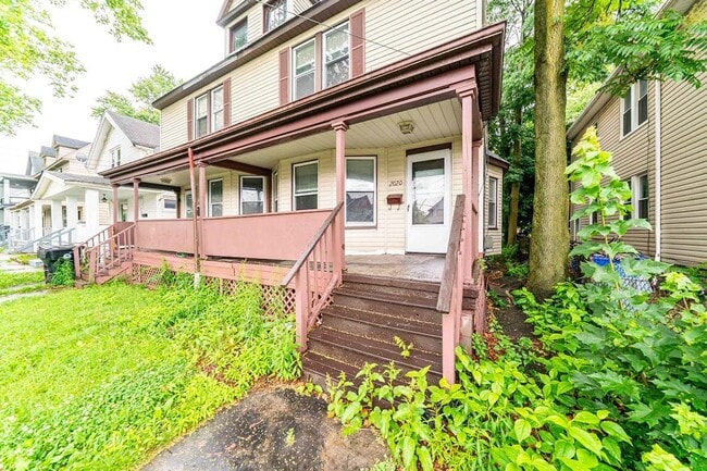 Building Photo - 2020 W 99th St