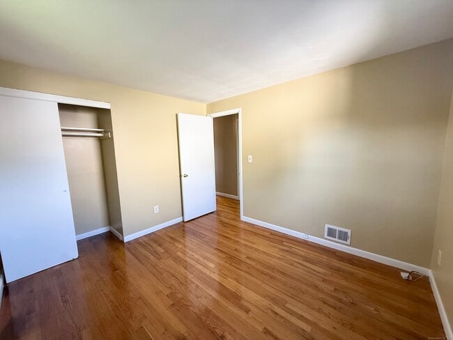 Building Photo - 47 Beechwood Rd