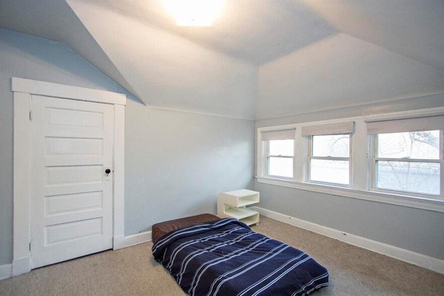 Building Photo - 641 Riddle Rd