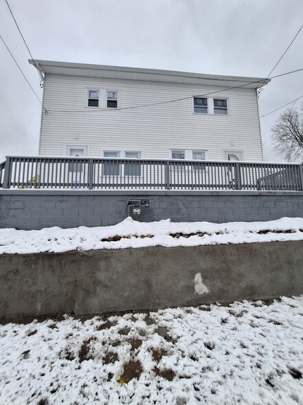 Building Photo - 1219 Walnut St