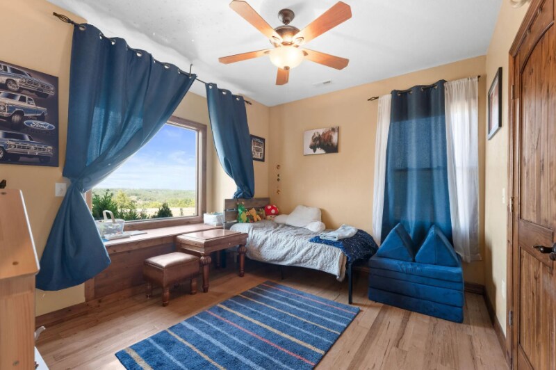 Building Photo - 710 Hilltop Vista Rd