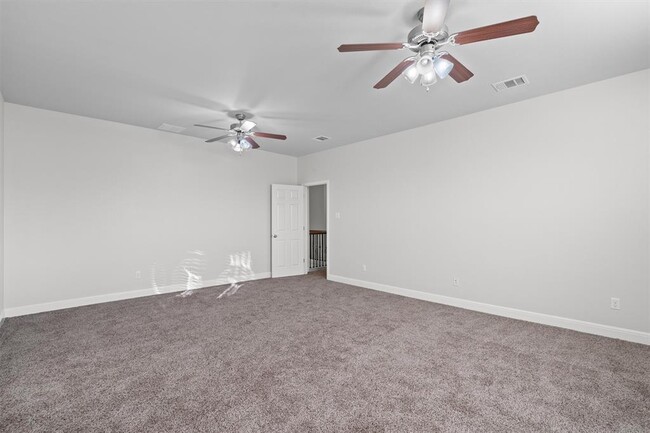 Building Photo - 706 Harwood Dr