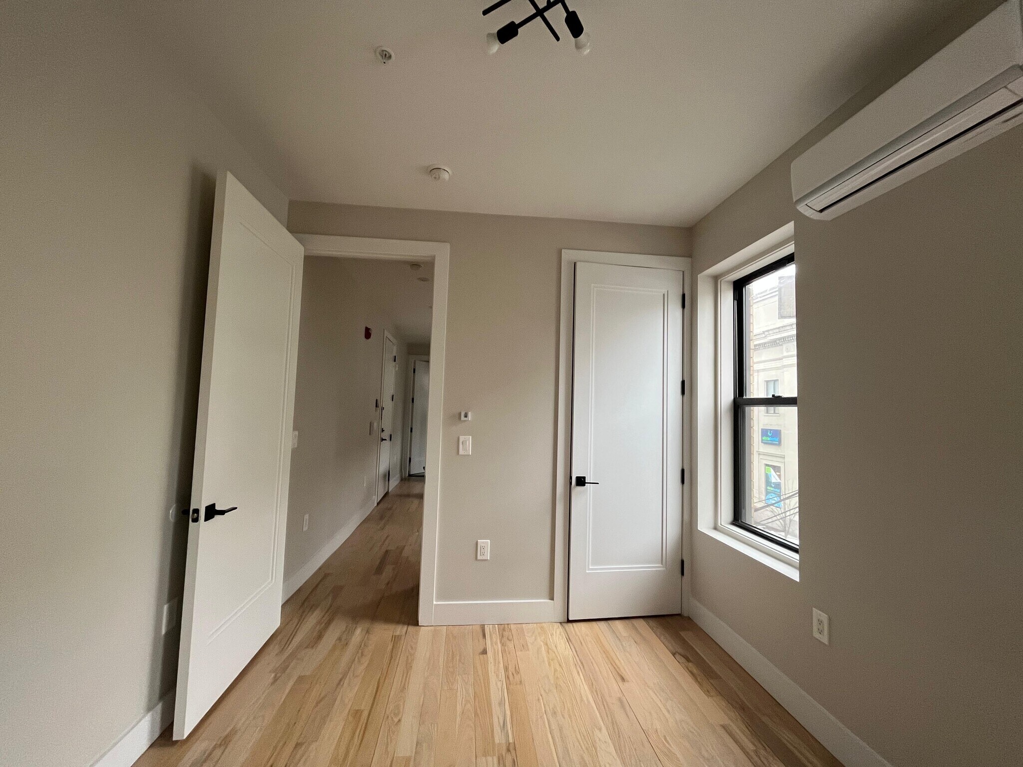 Building Photo - 162 Ocean Ave