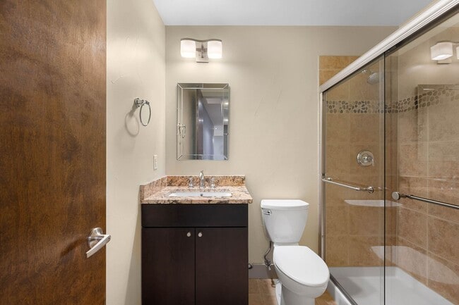 Building Photo - LUX 4BD, 5BA SloHi Home with Finished Base...