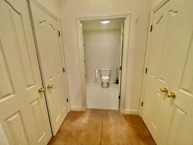 Building Photo - 2 bed 2 bath- Adams Point