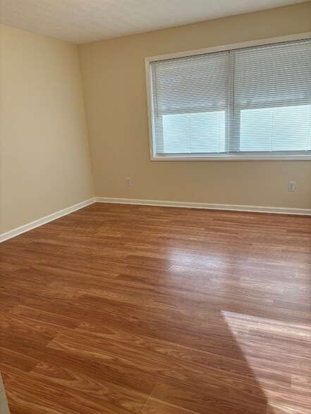 Building Photo - 8684 Bowden St