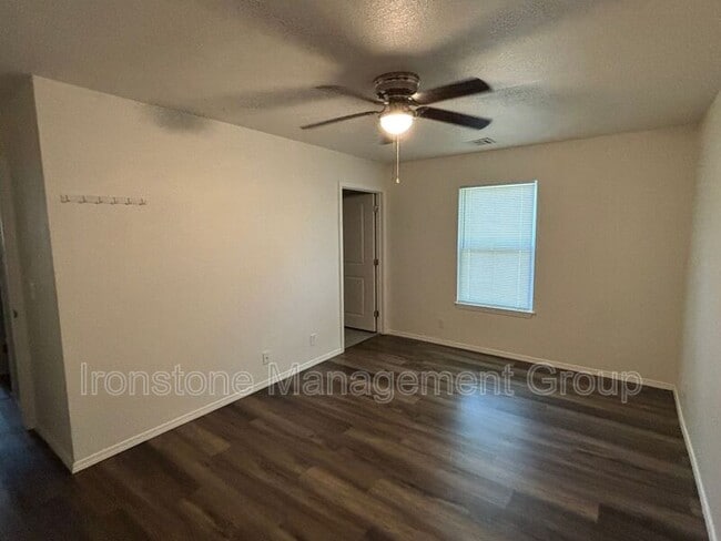 Building Photo - 3817 S 29th W Ave