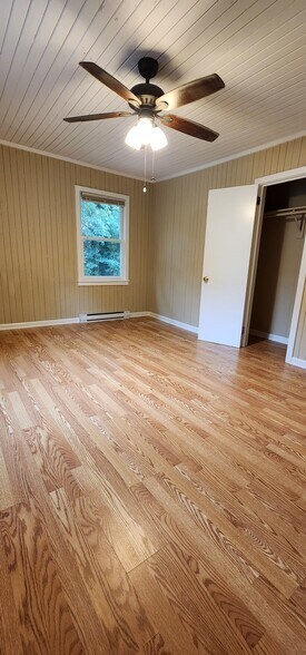 Main Bedroom with ceiling fan - 3795 Mason Dr