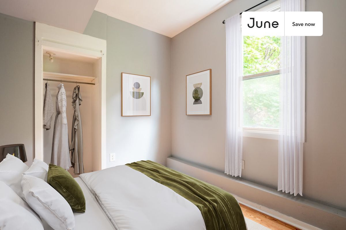 Building Photo - 2250 W North Ave