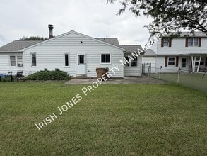 Building Photo - 3 Idlebrook Dr