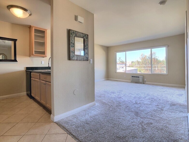 Building Photo - 4860 Rolando Ct