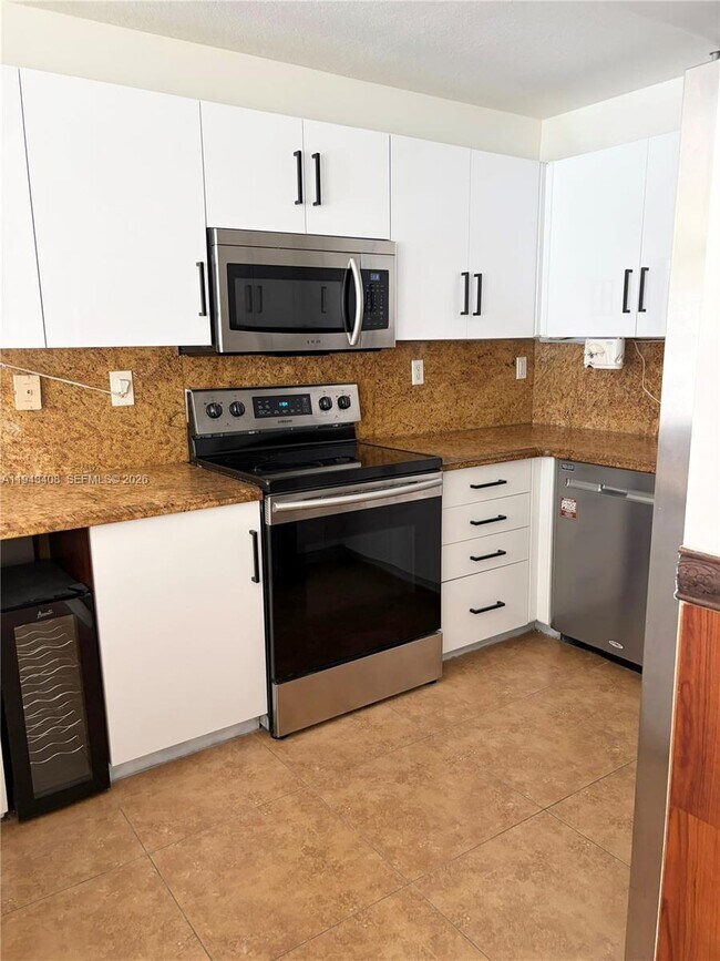 Building Photo - 26140 SW 138th Ave