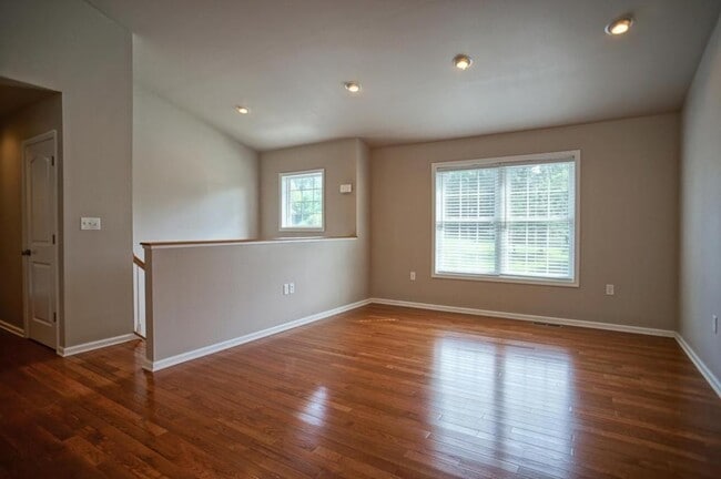 Building Photo - 654 Cornhill Rd.