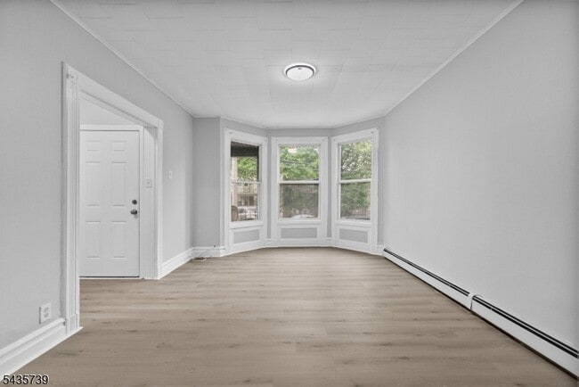 Building Photo - 318 N 7th St