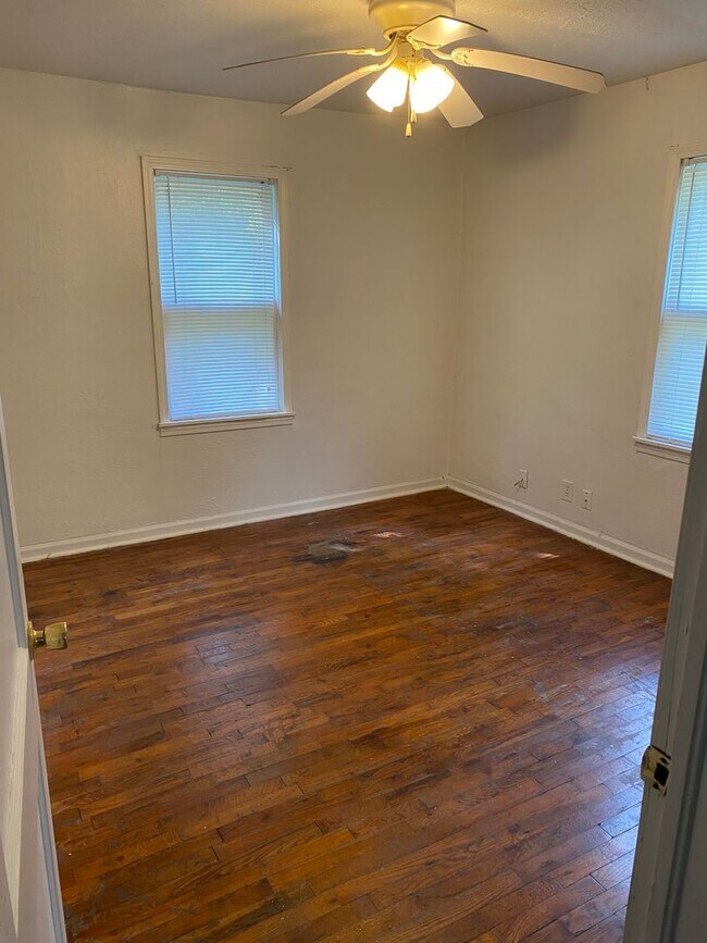 Building Photo - 3-Bedroom Home Near Phelps Grove Park!