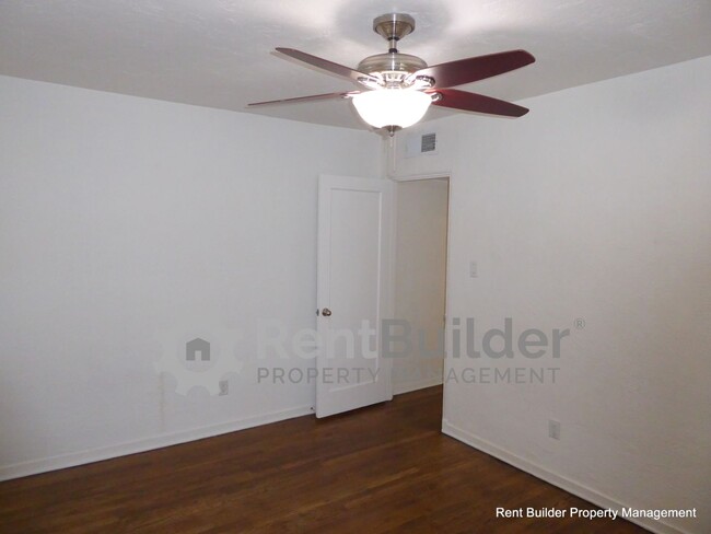 Building Photo - WOW!  SPECIAL:  PRICE REDUCED JUST IN TIME...