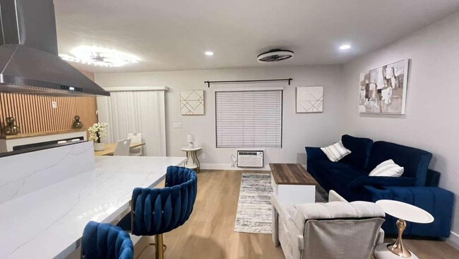 Building Photo - 9568 Carroll Canyon Rd