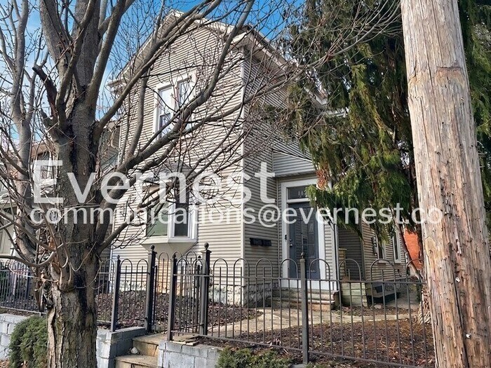 Building Photo - 112 Hanford St