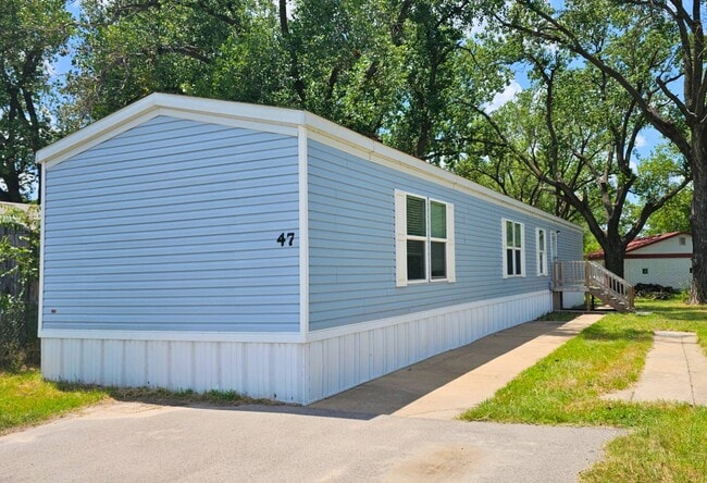 Primary Photo - 2201 S Anna St