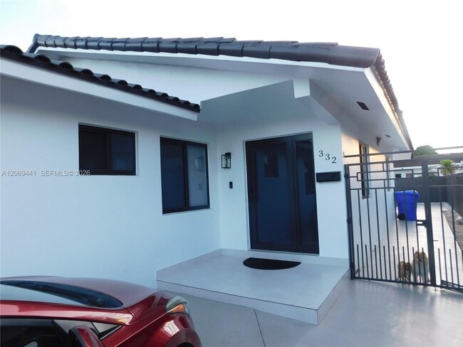 Building Photo - 330 NW 43rd Pl