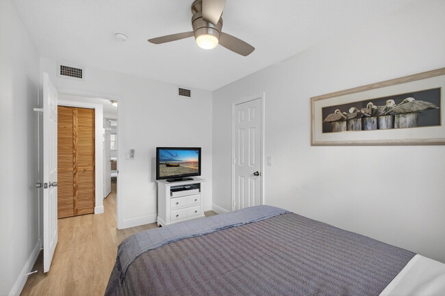 Building Photo - 2950 SE Ocean Blvd