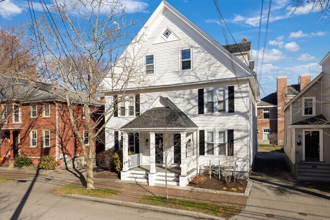 Building Photo - 105-107 Richards