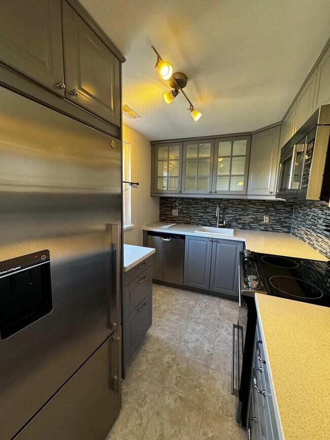 Building Photo - Experience Elevated Living in Arlington, VA