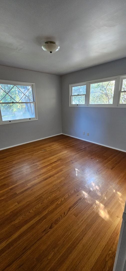 Building Photo - 3 bedroom Riverside home