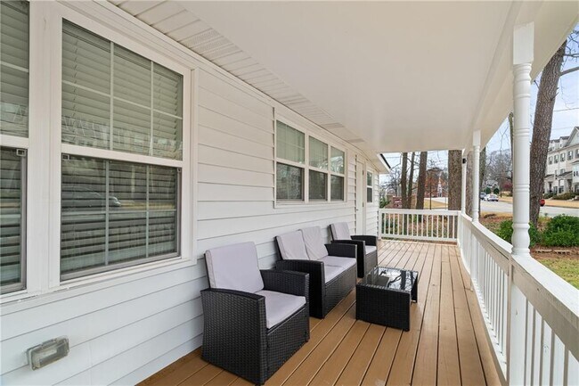 Building Photo - 2790 Sardis St