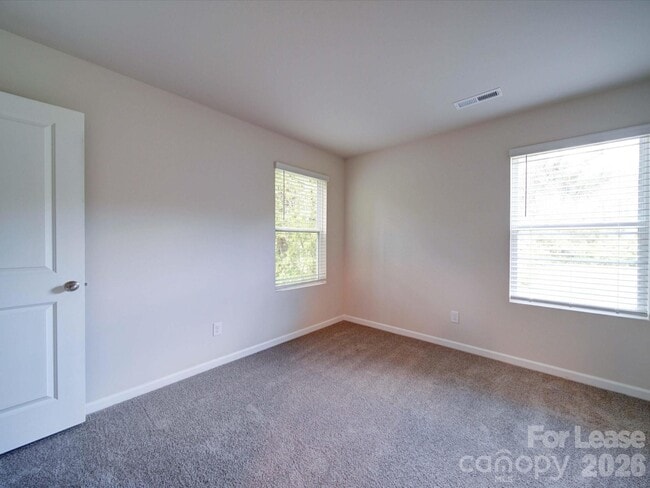 Building Photo - 916 S Battleground Ave