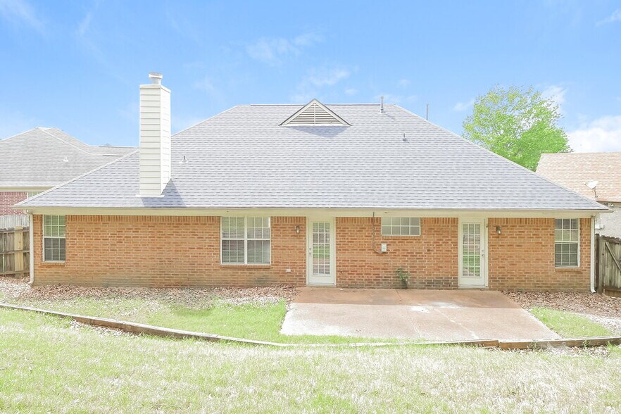 Building Photo - 10352 Walden Pine Cove