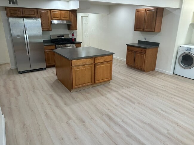 Building Photo - Move in Special!!  $500 off your first month for a lease signed by August 15, 2026 !!!Single leve...