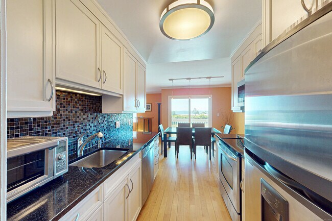 Building Photo - 61 Seaview Ave
