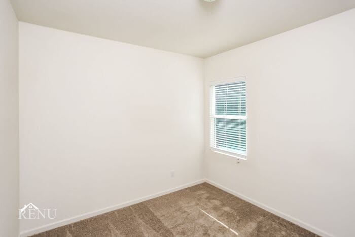 Building Photo - 509 London Dr