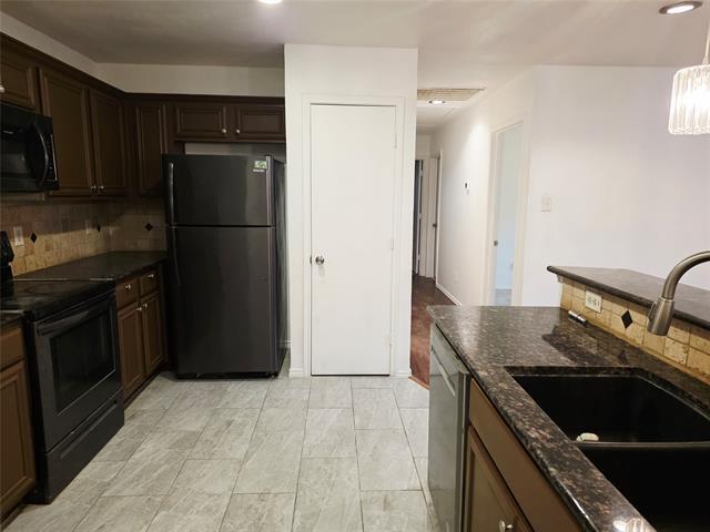 Building Photo - 1786 Lago Vista