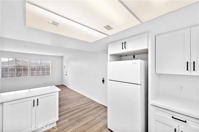 Building Photo - 211 Avenida Miramar