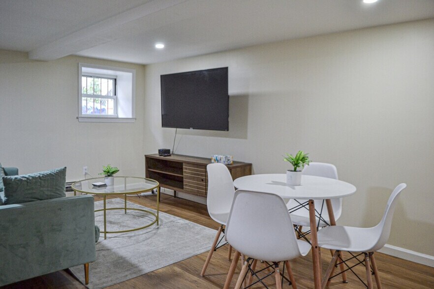 Building Photo - 4105 Fort Hamilton Pkwy