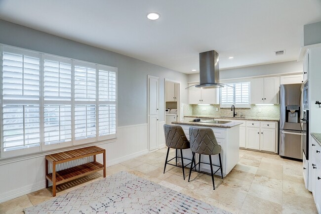 Building Photo - 12523 Briar Forest Dr