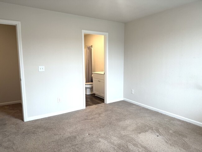 Building Photo - 231 Chandler Ct