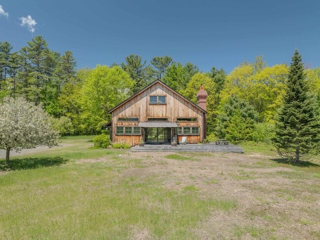 Building Photo - 398 Plains Rd