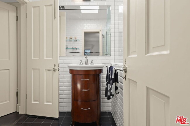 Building Photo - 1400 Jonesboro Dr