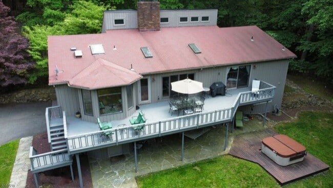 Building Photo - 3 India Brook Dr