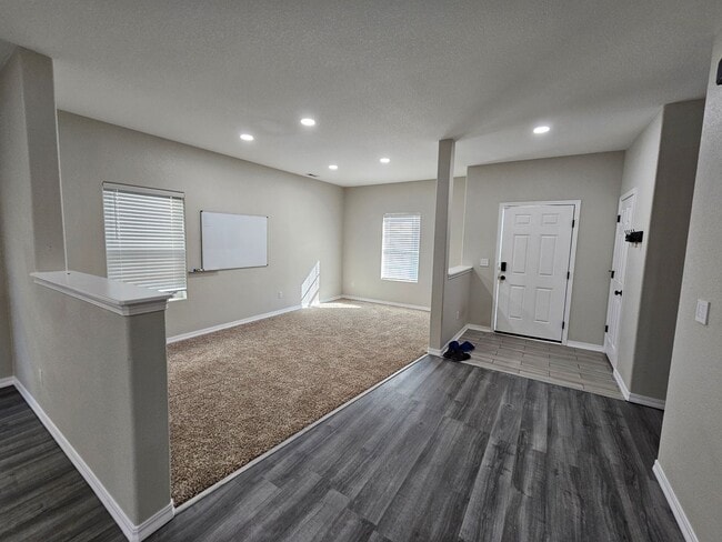 Building Photo - 3 Bed 3 bath house in 80925!!