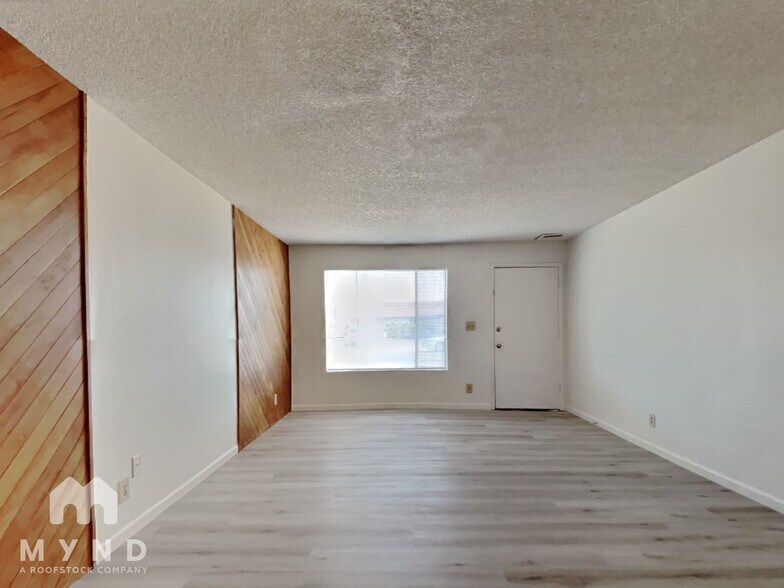 Building Photo - 7239 W Ironwood Dr