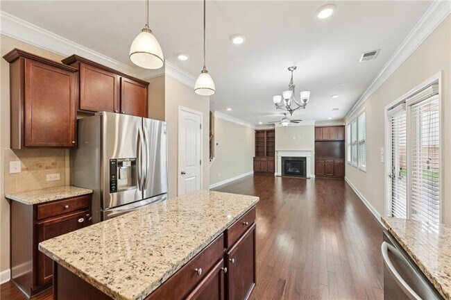 Building Photo - 6370 Shiloh Woods Dr