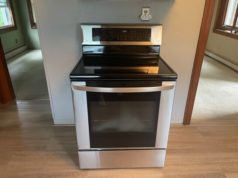 Building Photo - 40 Park Hill Rd