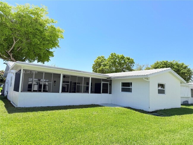 Building Photo - 8581 NW 17th St