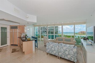 Building Photo - 1000 S Pointe Dr